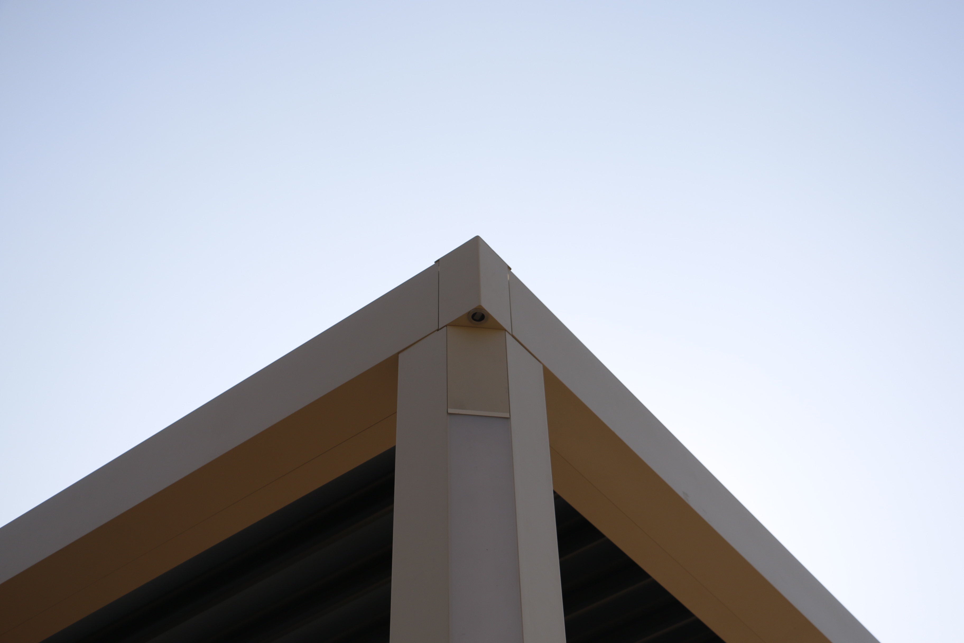 I7 Pro Aluminum Smart Pergola