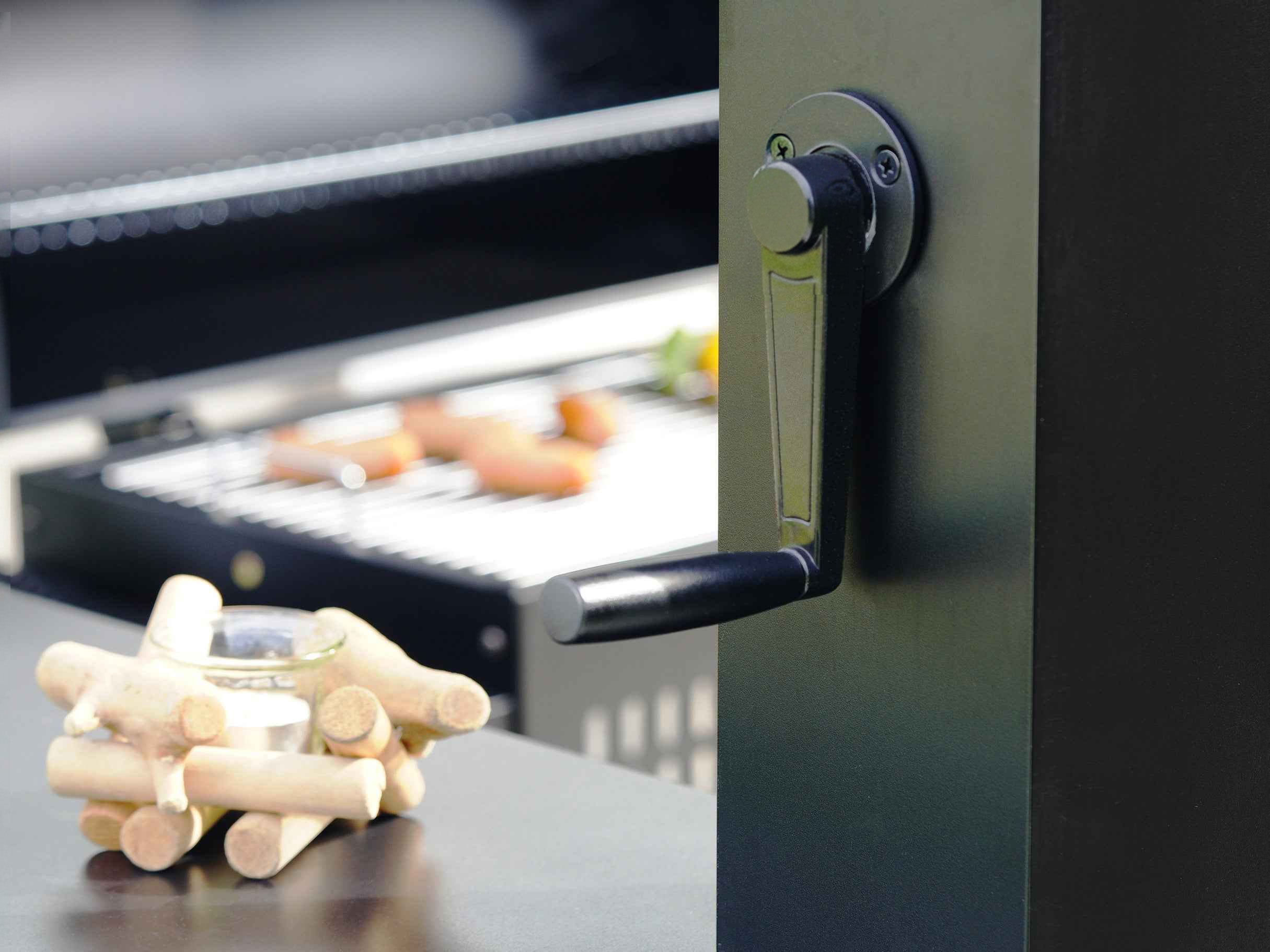 Grill Louvered Pergola Lite