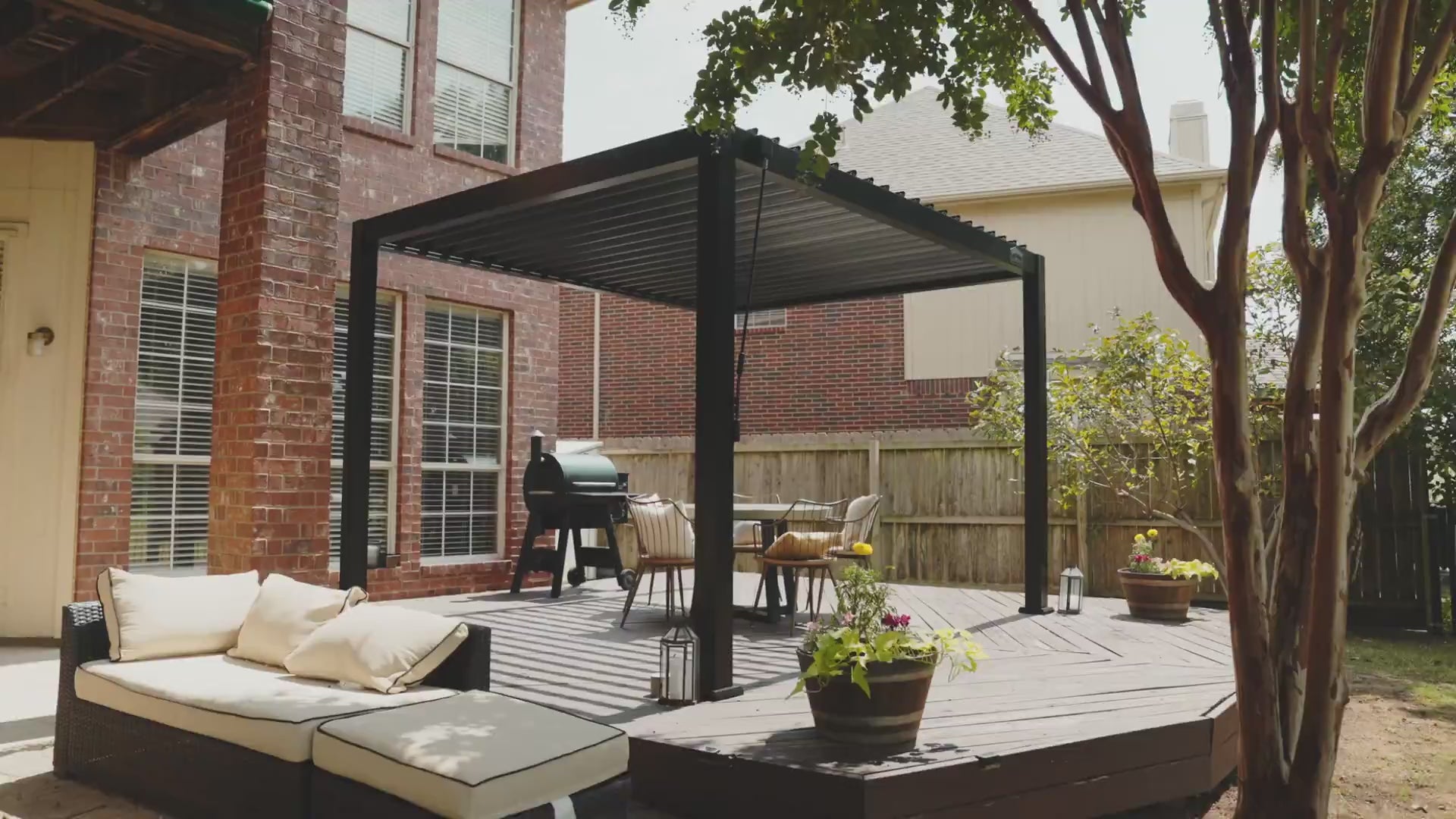 Load video: L5 Aluminum Louvered Pergola